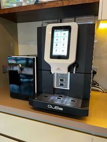 Coffee machine bean to cup