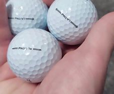 Titleist pro v 1 golf balls