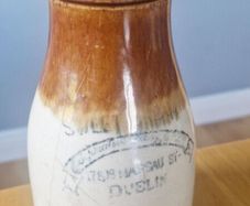 Irish Stoneware Cream Pot, Nassau St, Dublin