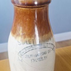 Irish Stoneware Cream Pot, Nassau St, Dublin