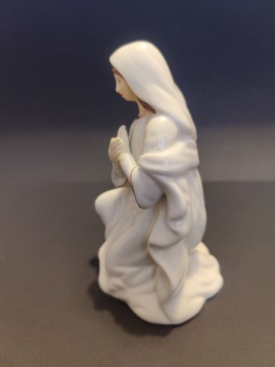 Belleek Nativity MARY