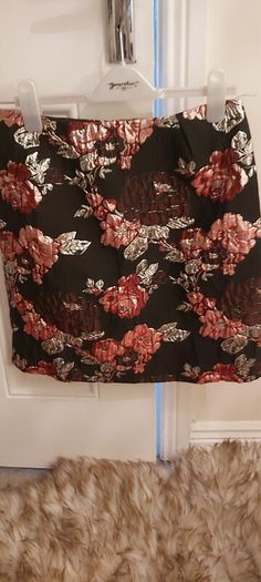 Ladies skirt