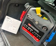 Facom 12/24V Jump Pack & Charger