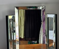 Vanity mirror