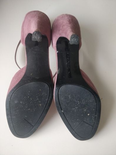 Shoes - Size 7