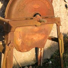 Antique Bentall Patent Unchokable  ROOT CUTTER Flower Pot