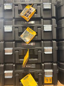 4 dewalt stackable boxes new