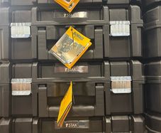 4 dewalt stackable boxes new
