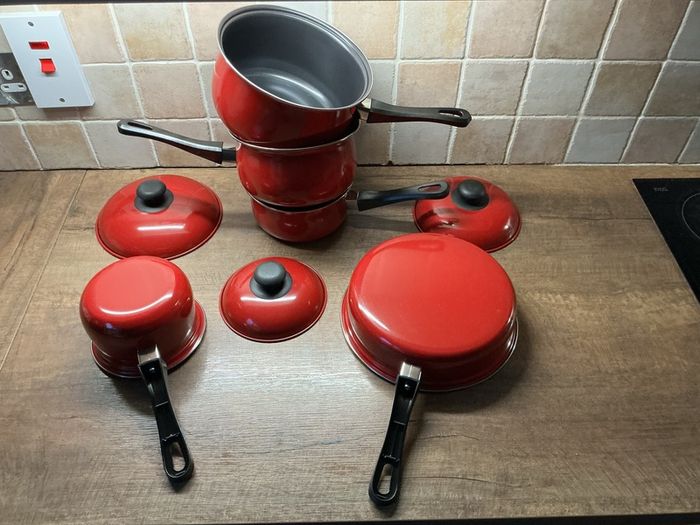Brand New Teflon Red Pots