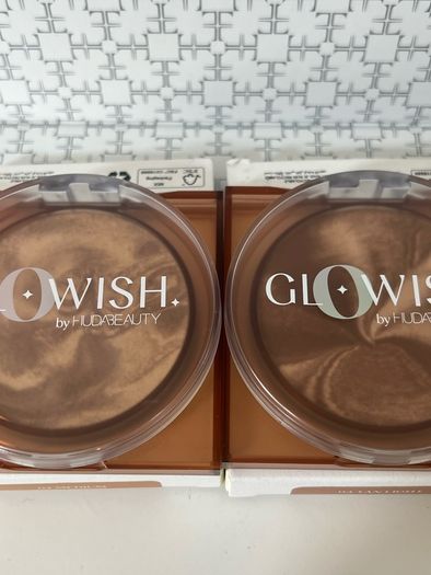 Huda Beauty Glowish Soft Radiance Bronzing Powders Brand New
