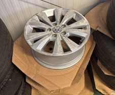 16" Volkswagen Golf alloys