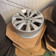 16" Volkswagen Golf alloys