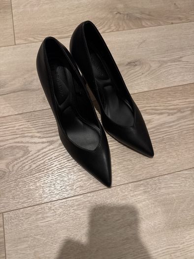 High heels brand new size 5