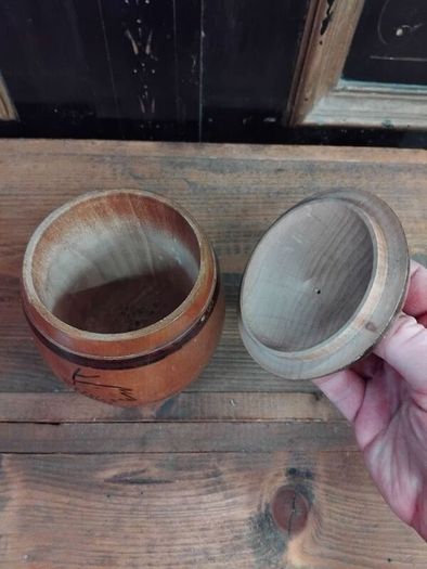 Vintage wood container 8