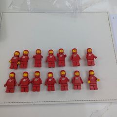 100% Lego Spacemen x 14 Red