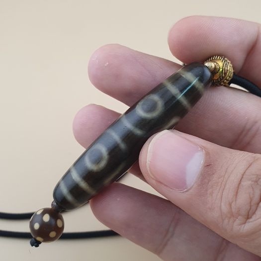 Vintage 3 Eyes Himalayan Tibetan Agate Dzi Bead Amulet Pendant Necklace