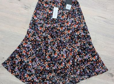 Dv8 skirt, new. Size 8-10