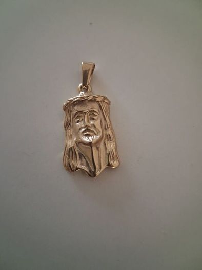 Jesus head gold pendant