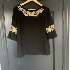 Oasis top with gold detail