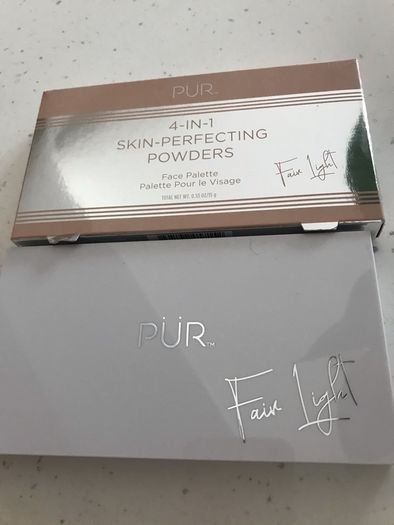 PUR 4 in 1 Skin Perfecting Powders Palette shade Fair Light- New / Boxed