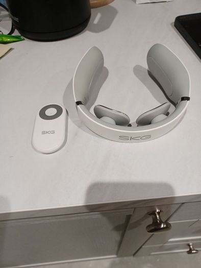 SKG Neck Message Necklace Wireless Chargeable