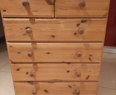 chest of drawers