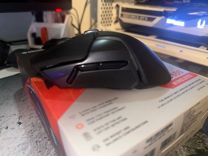 SteelSeries Rival 650 Wireless gaming mouse