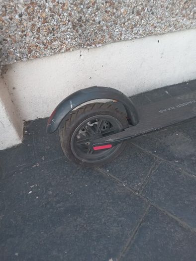 Electric scooter