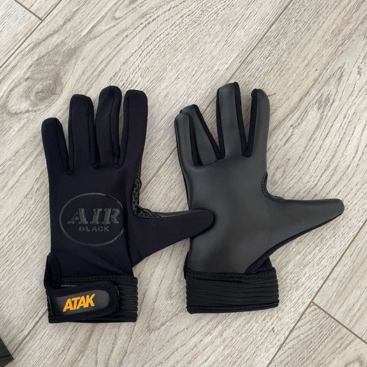 Gaelic gloves