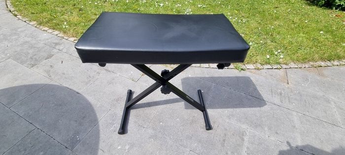 keyboard piano music seat bench