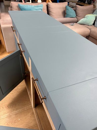 sideboard / dresser