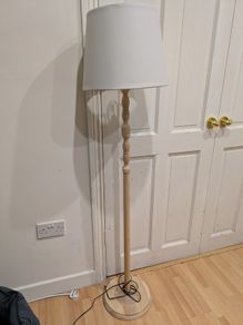 Floor lamp with lampshade