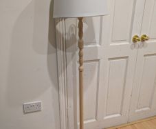 Floor lamp with lampshade