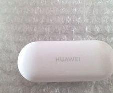 Huawei wireless earbuds with charging case
