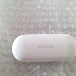 Huawei wireless earbuds with charging case