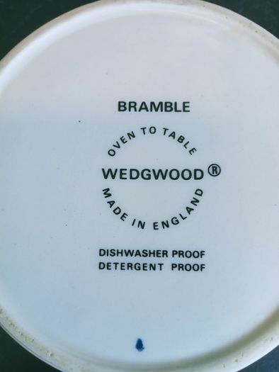 Wedgwood "Bramble" Casserole Dish