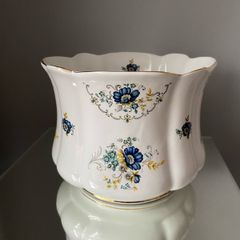 Beautiful Royal Tara Large Floral Planter