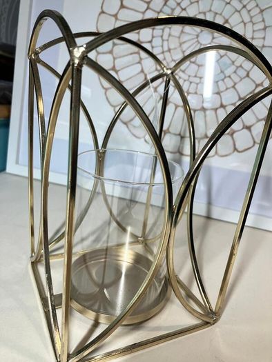 Small Gold Metal Design Freestanding Lantern/Candle Holder