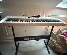 Vangoa 61-Key Electronic Keyboard