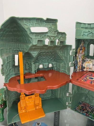 he man  castle grey skull