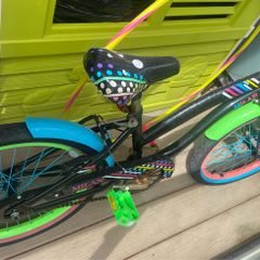 Girls bike