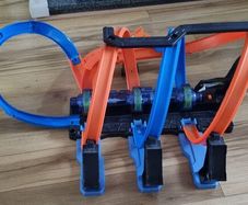 Hot Wheels Corkscrew Crash