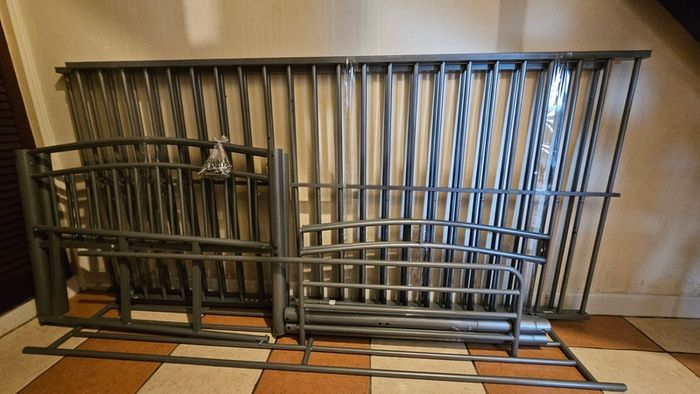 Bunk bed with mattress