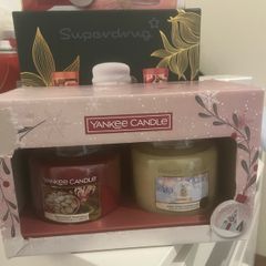 2 yankee candles