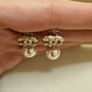 pearl earrings Image 4