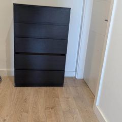 chest of drawers