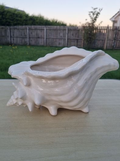 Atlantic Mold  ceramic planter in the shape of a seashell