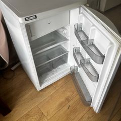 Small Fridge for free (come and collect today)
