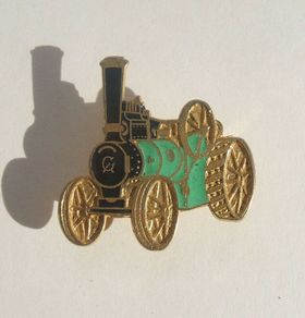 A nicely detailed traction engine badge (c.1980s)