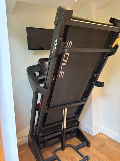 Treadmill - Sole F63